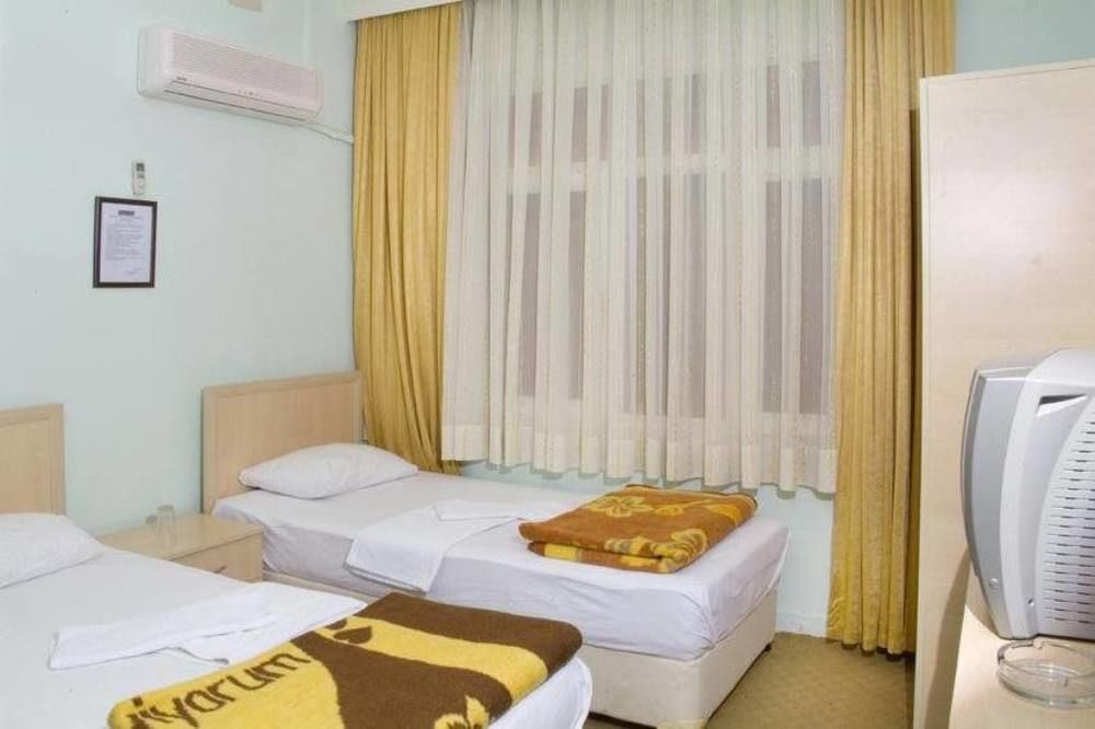 Uenver Hotel Adana Exterior photo