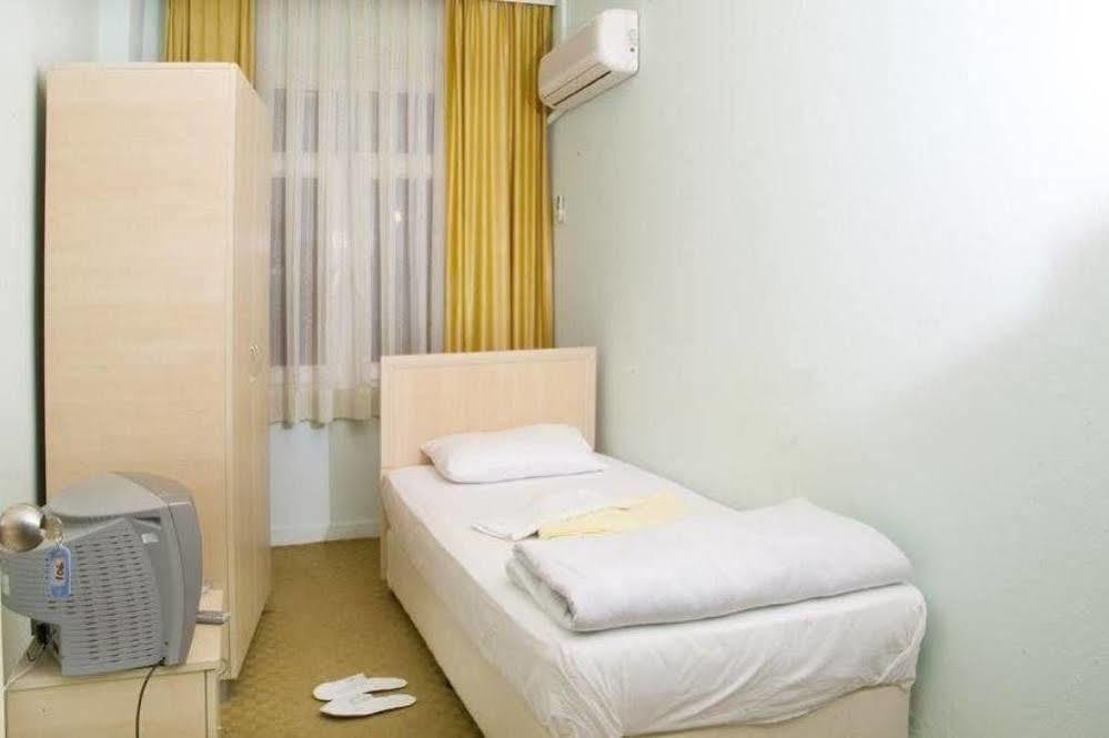 Uenver Hotel Adana Exterior photo
